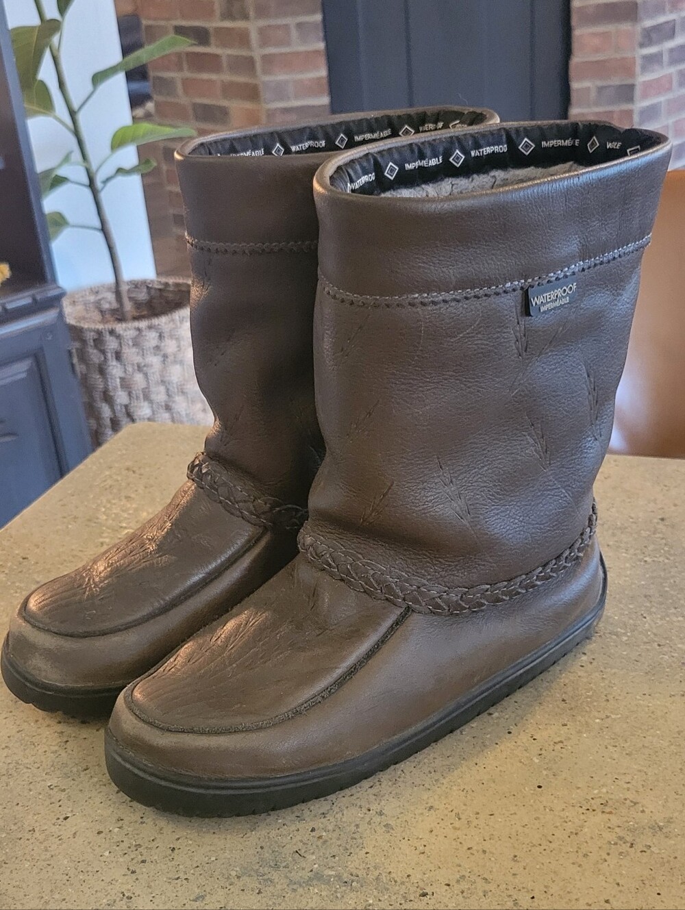 Manitobah Mukluks Waterproof Brown Winter Boots Women's Size 6